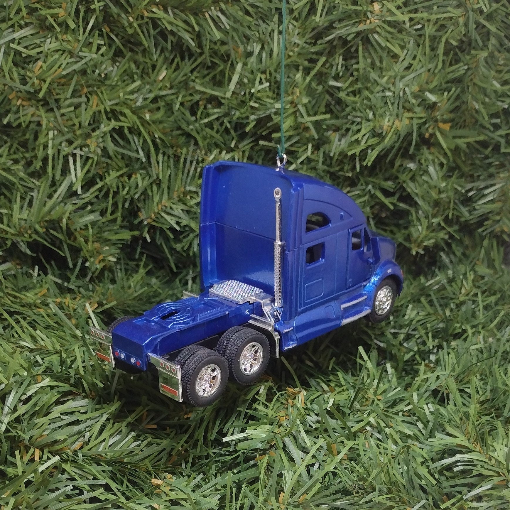 Kenworth Big Rig Ornament Christmas Gift Idea Xmas tree Decoration 5 inches Semi Tractor T-700 Blue