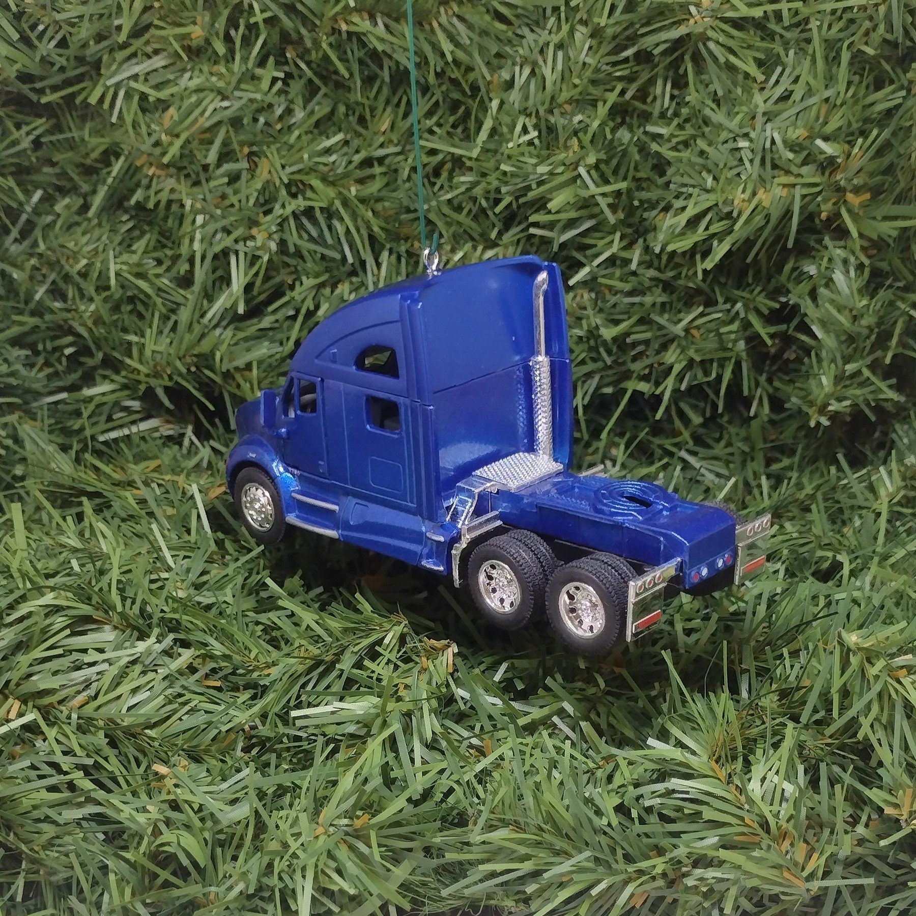 Kenworth Big Rig Ornament Christmas Gift Idea Xmas tree Decoration 5 inches Semi Tractor T-700 Blue