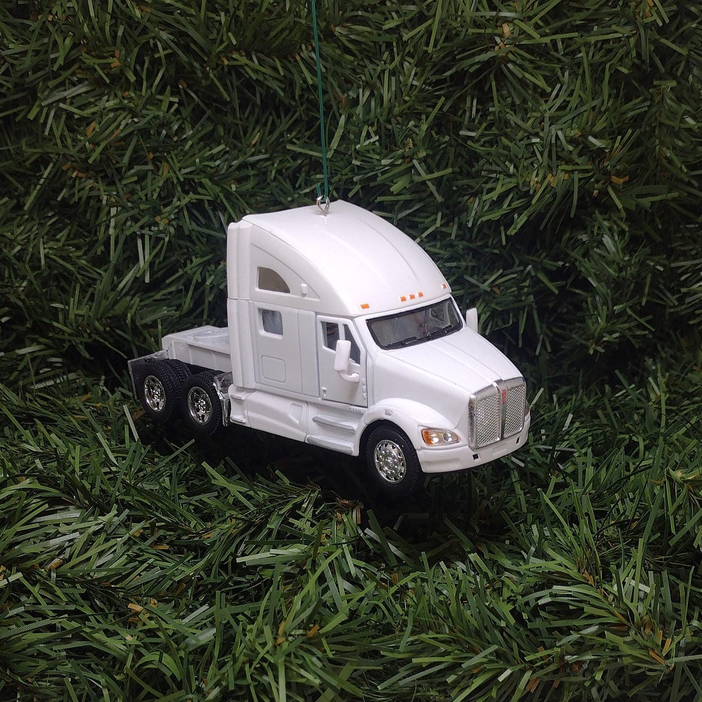 Kenworth Big Rig Ornament Christmas Gift Idea Xmas tree Decoration 5 inches Semi Tractor T-700 White