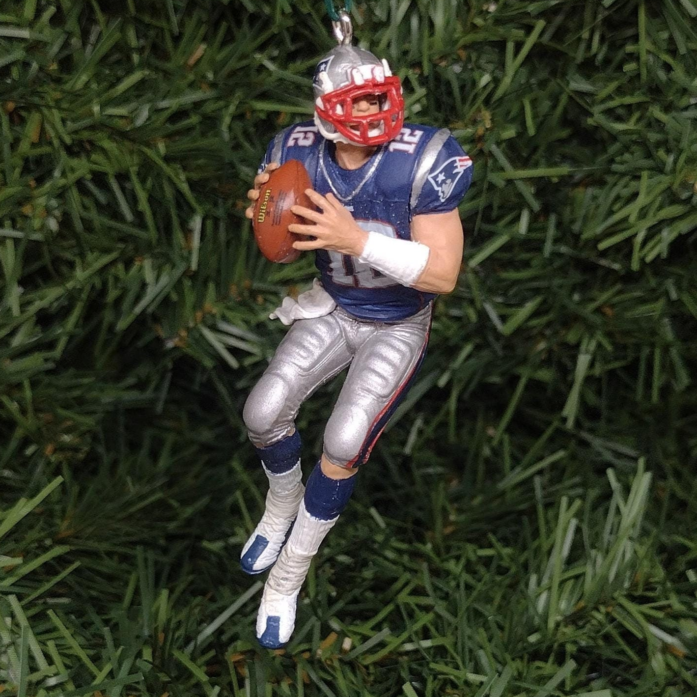 Tom Brady NEW ENGLAND PATRIOTS Christmas ornament Xmas tree nfl football figure unique gift idea