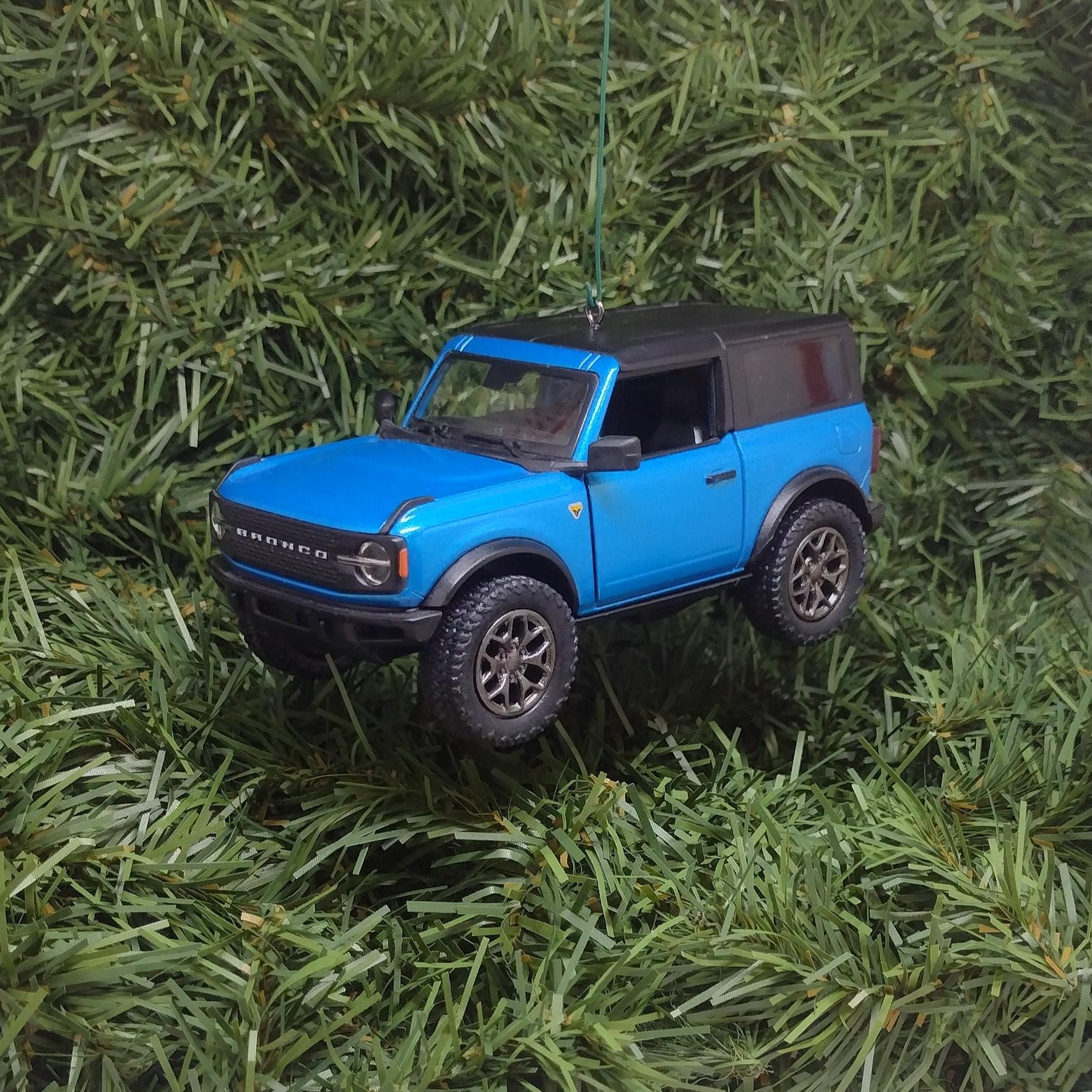 Ford Bronco Ornament 2022 Christmas Tree Decoration Unique Gift Idea 5 Inch Blue 4x4 SUV