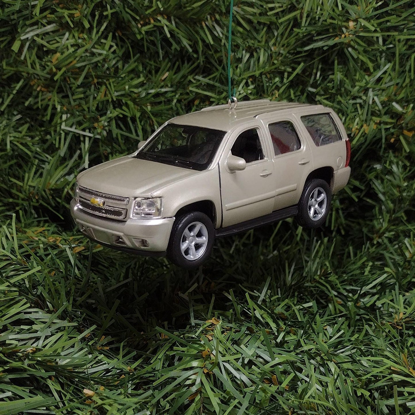 CHEVY 2008 TAHOE Ornament Christmas Tree Decoration Fun Automotive Xmas Gift Idea 5 inch Chevrolet SUV 2007-2014