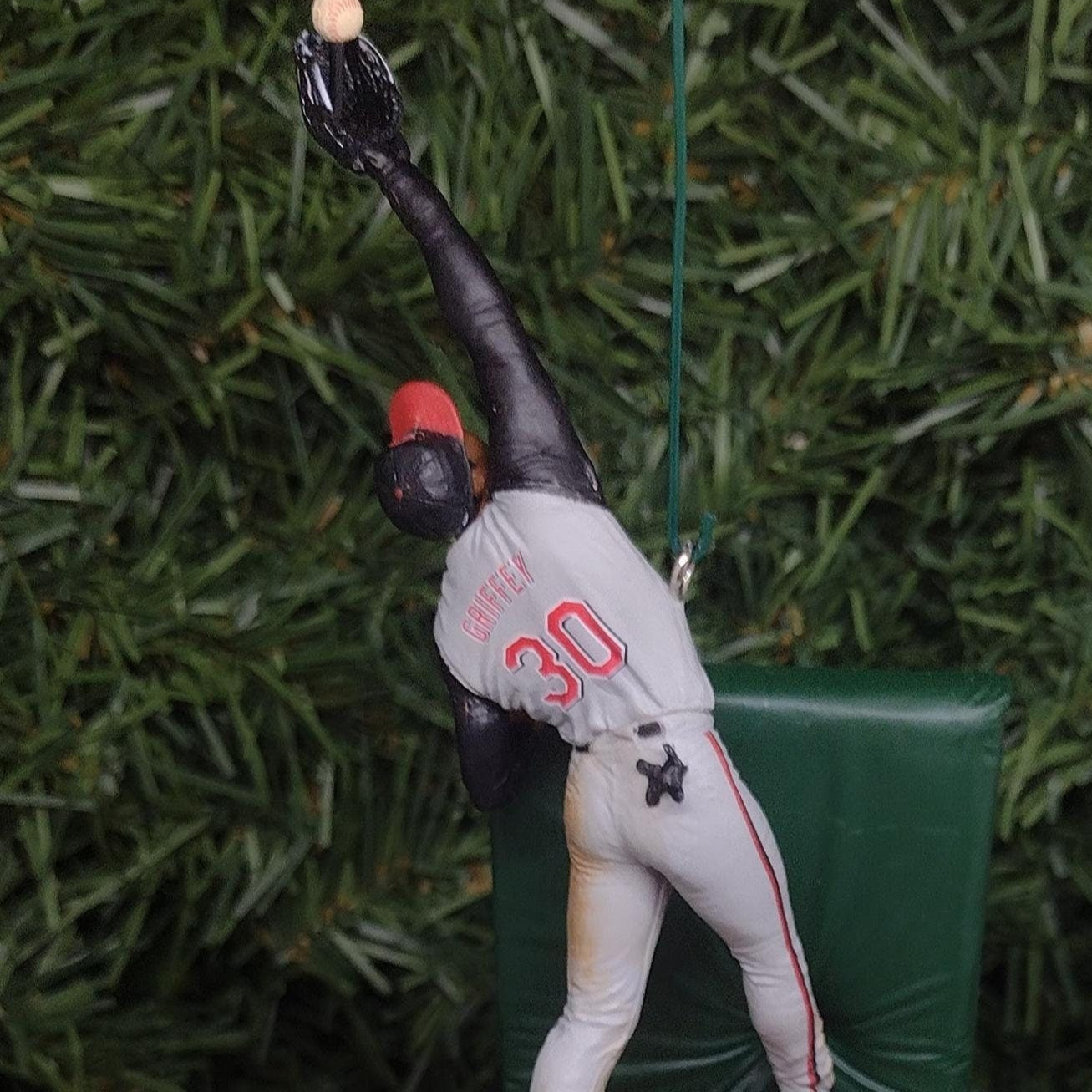 Ken Griffey Jr CINCINNATI REDS ornament Christmas tree decoration unique Xmas gift idea MLB baseball Wall Catch