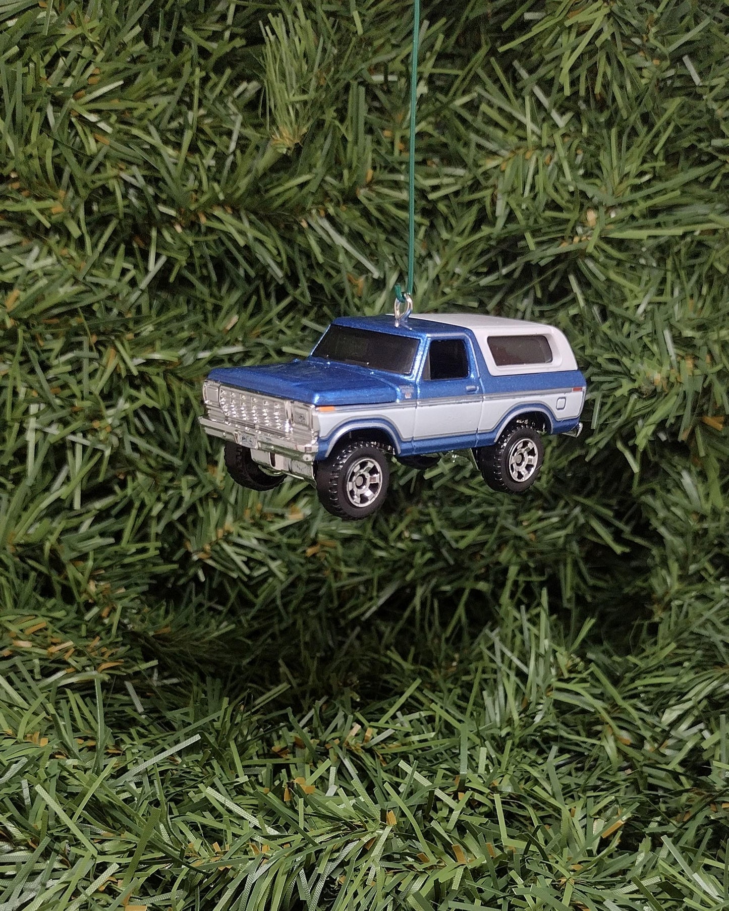 FORD 1978 BRONCO Christmas Ornament Unique Gift Idea 4X4 SUV Xmas Tree Decoration 2.5 inch 1979