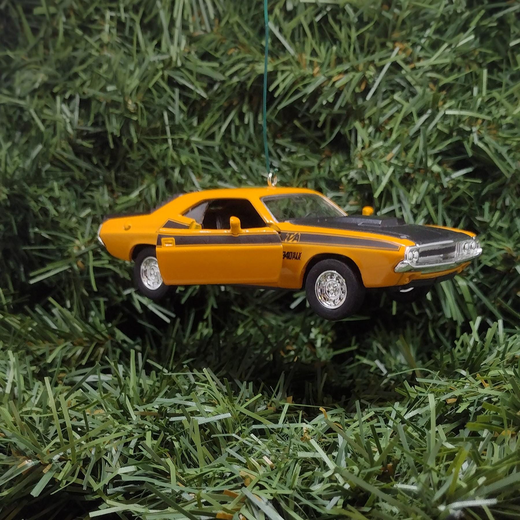 DODGE Challenger Ornament 1970 340 Six Pack Christmas Gift Unique Xmas Tree Decoration Yellow
