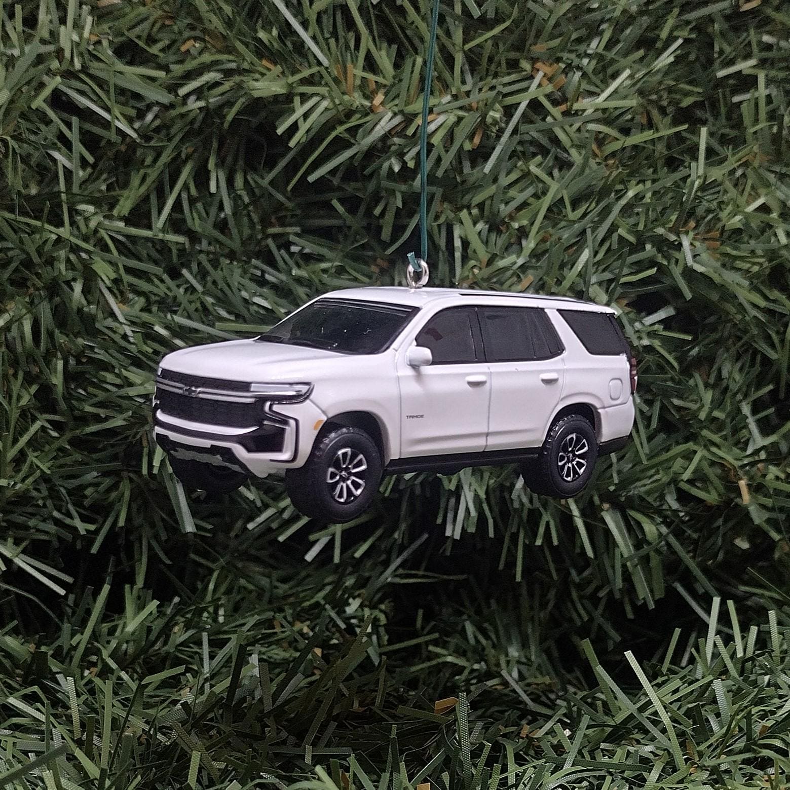 Chevy Tahoe Ornament Christmas Gift 2024 Chevrolet Xmas Decoration Great Detail 2021-2023 White