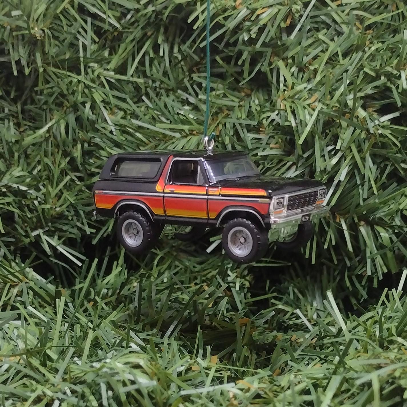 FORD 1978 BRONCO Christmas Ornament Unique Gift Idea 4X4 SUV Xmas Decoration 2.5 inch