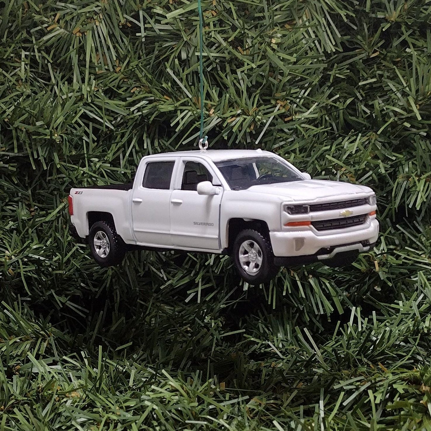 Chevy 2017 Silverado Ornament Christmas Decoration Xmas Gift Idea 5 Inch Chevrolet Z71 Pickup Truck White 2016 2018 White