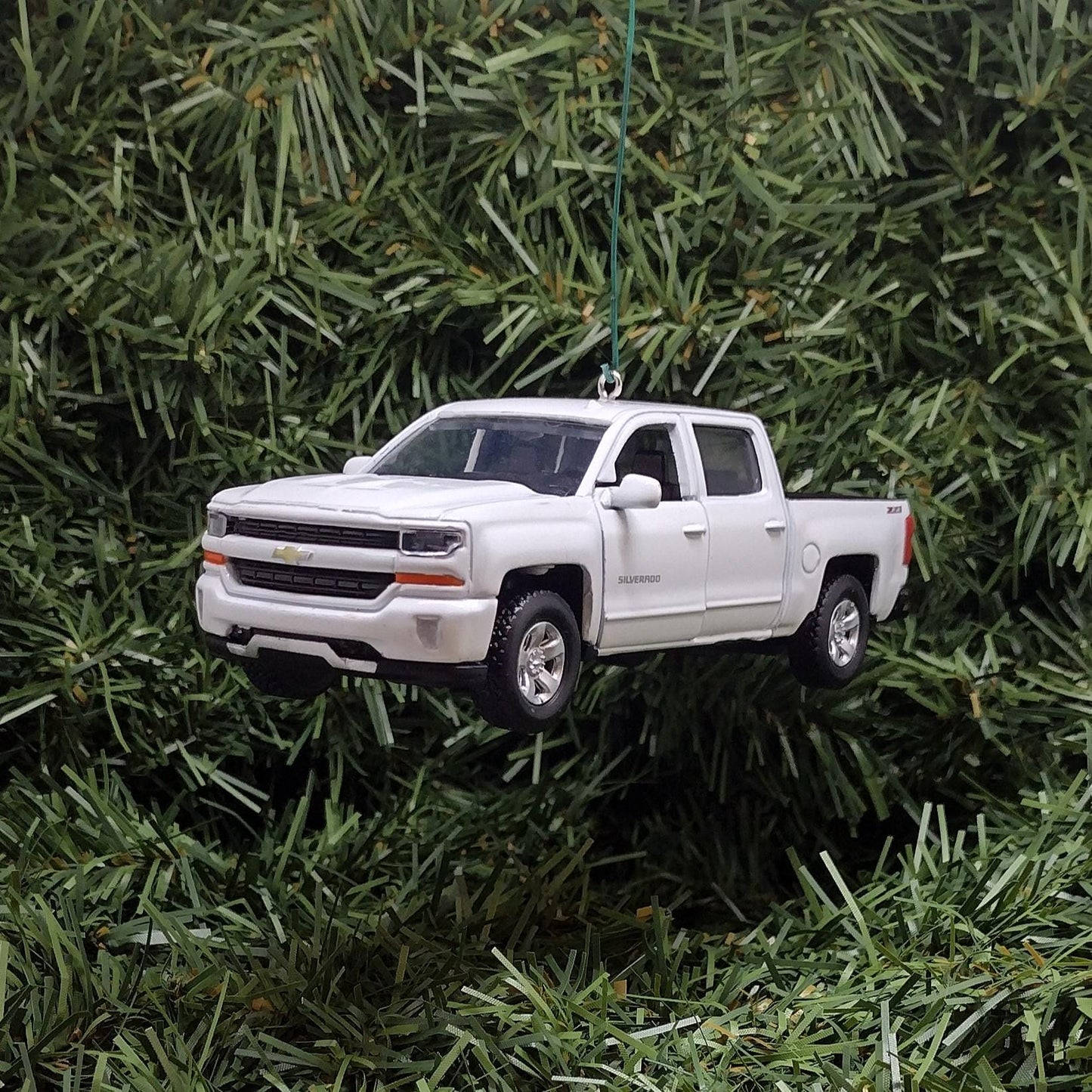 Chevy 2017 Silverado Ornament Christmas Decoration Xmas Gift Idea 5 Inch Chevrolet Z71 Pickup Truck White 2016 2018 White