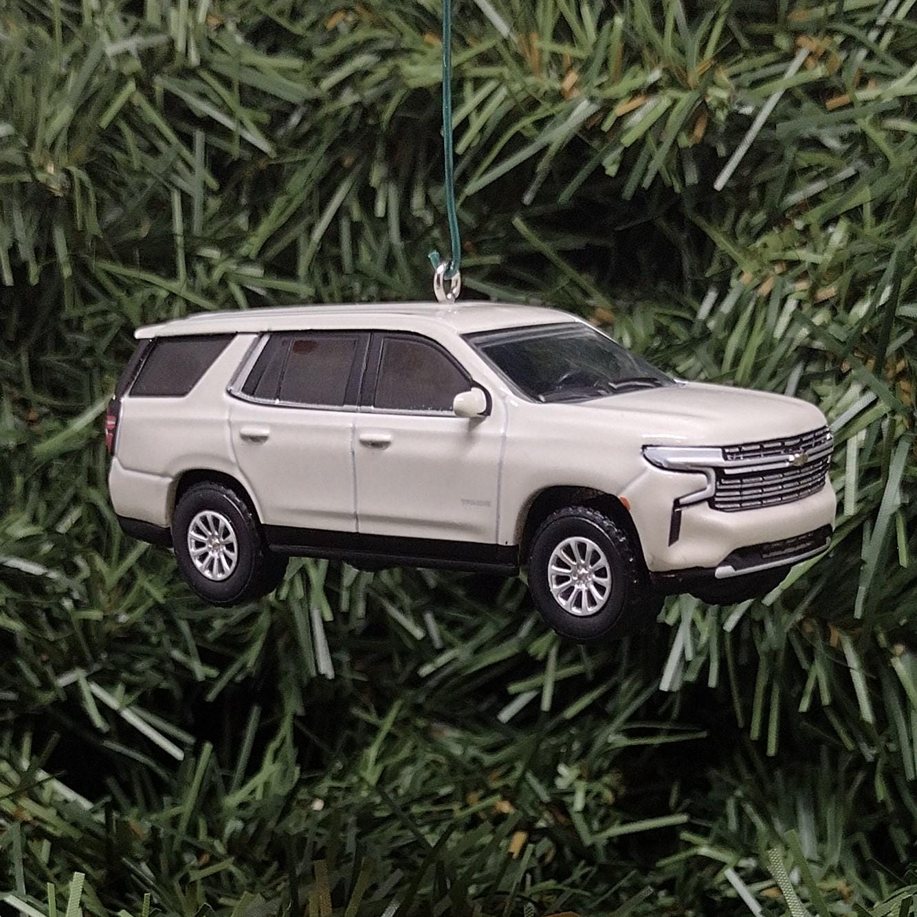 Chevy Tahoe Ornament Christmas Gift 2023 Chevrolet Xmas Decoration Great Detail 2021-2024 Iridescent Pearl
