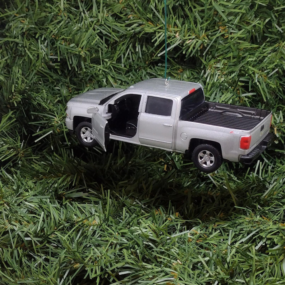 Chevy 2017 Silverado Ornament Christmas Decoration Xmas Gift Idea 5 Inch Chevrolet Z71 Pickup Truck White 2016 2018 Silver